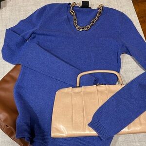 Cashmere sweater v-neck